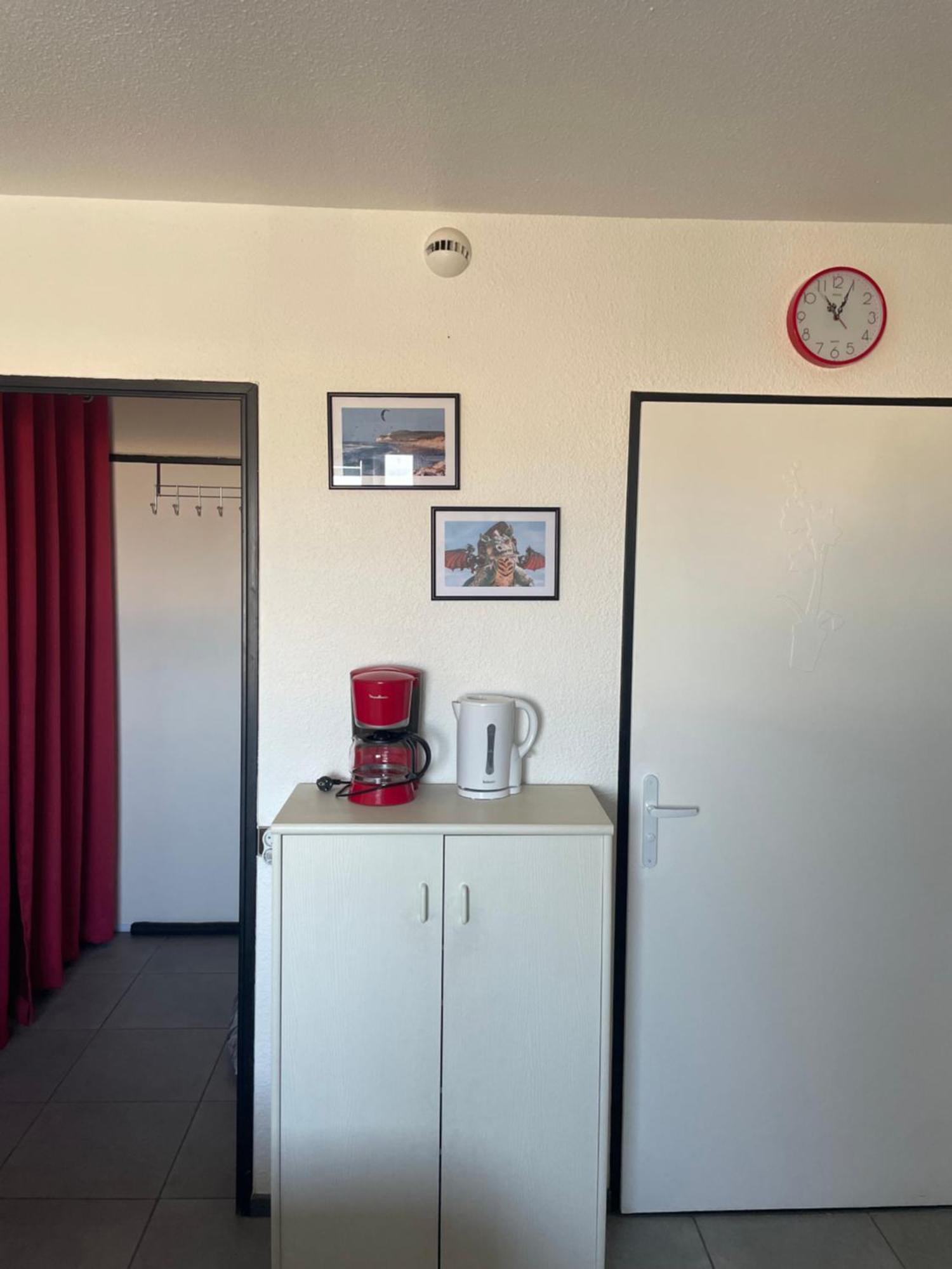 Au Rythme Des Ferrys Apartment Calais Exterior photo